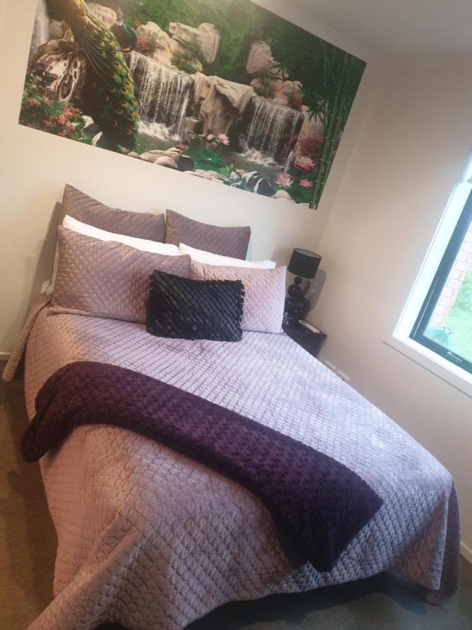 Bed N Breakfast On Pear Tree Lane Apartamento Hamilton Exterior foto